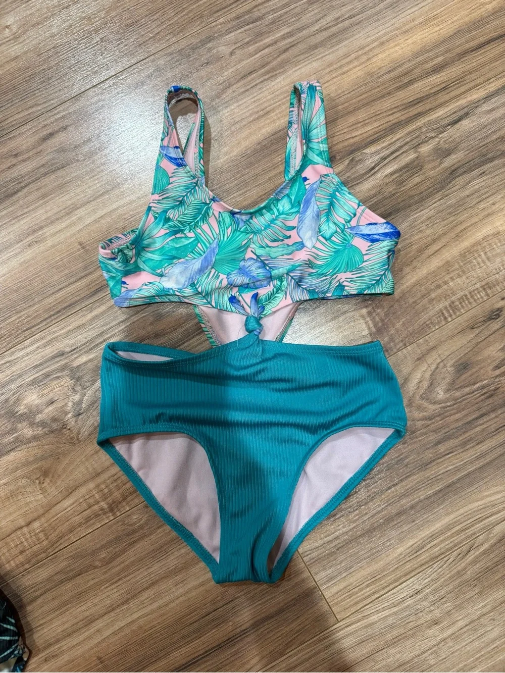 Girls Art Class swim bundle